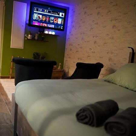 Nuit De La Sagesse "Jacuzzi Terrasse Et Parking Prive" Apartment Rouen Exterior photo